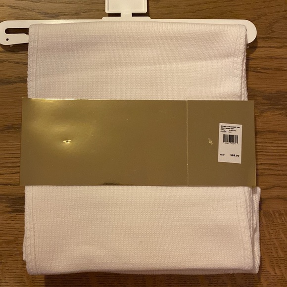 New- MK scarf and hat giftset - Picture 3 of 3